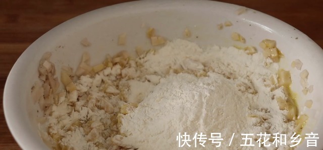 早餐饼|莲藕这样做,我家一周至少做5次,加2个鸡蛋,天天吃都不腻!