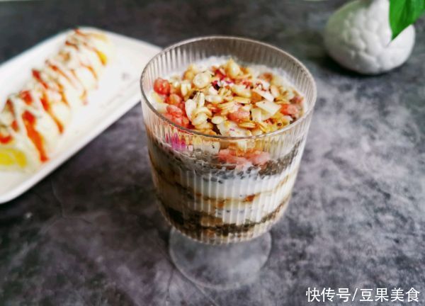 奇亚籽|#一周减脂不重样#奇亚籽麦片隔夜杯，好吃不胖