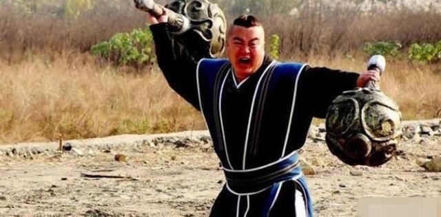 |5个版本的李元霸,除了最后其他都是搞笑的,居然还有女版?