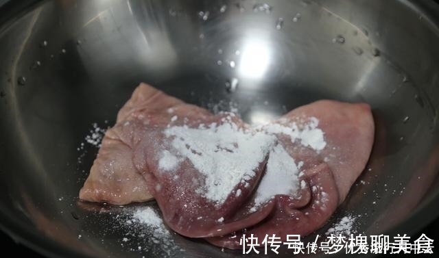 冬天，记得要多喝此汤，上锅煮一煮，气血双补，天冷要多喝它