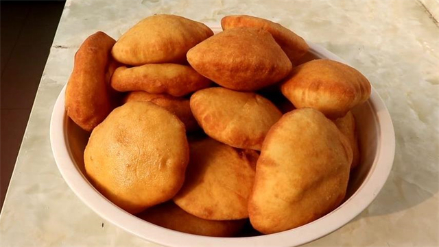 家常油饼的做法,不用酵母,不用发面,简单快速,比买的还好吃