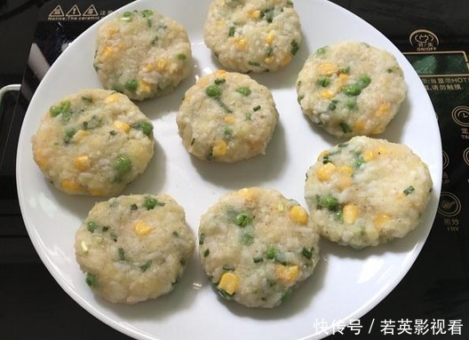  适量|剩饭只能炒着吃教你一招，简单好吃更营养，孩子常吃长高高