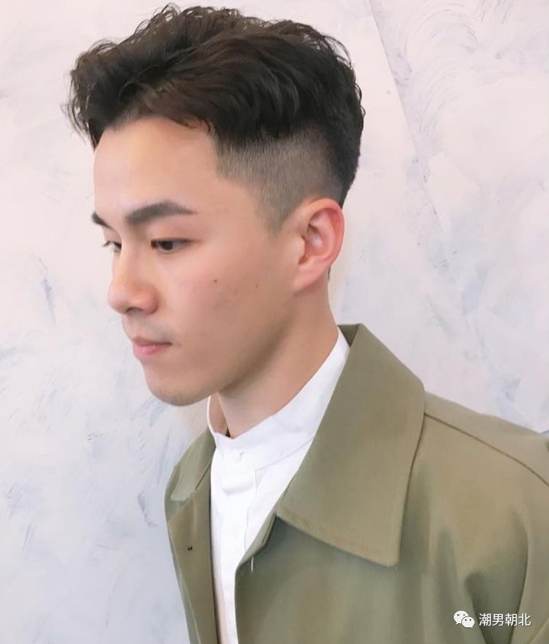 你还剪“背头”发型？2021年男生流行的发型，这3款帅腻了！