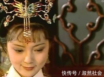 黛玉@红楼梦中,有一丫鬟将宝玉和袭人的秘密泄露给黛玉,最后不得善终