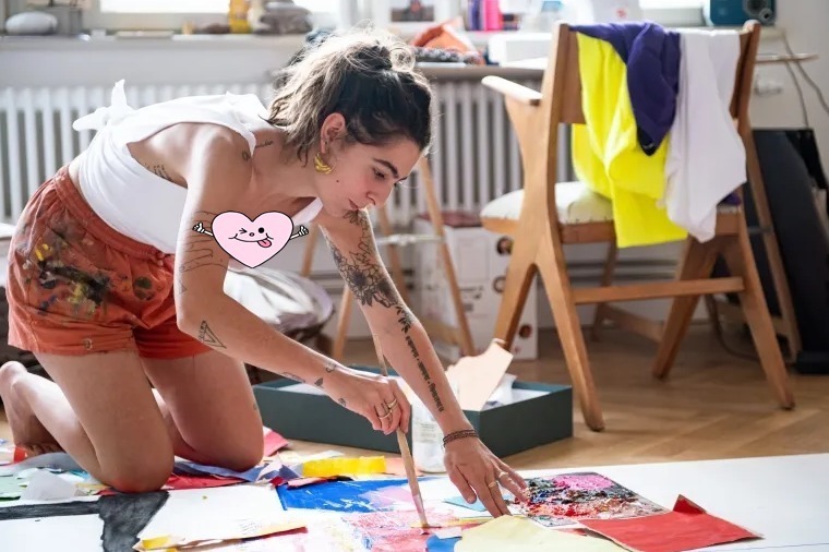 巨人国!她画油画,他做雕塑,这对艺术情侣直接建了一个“巨人国”