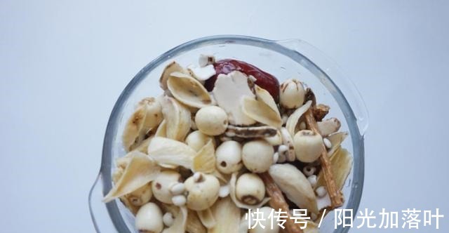 当归|滋补身体首选汤品药膳乌鸡,滋阴润燥,补中益气!