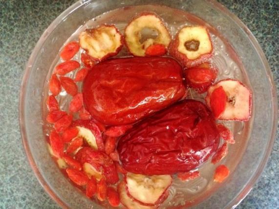 山楂和“二物”搭配,坚持一个月,排毒养颜,改善多种慢性病