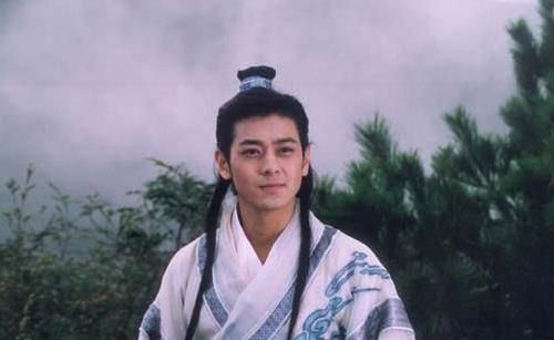 段誉@天龙八部结局乔峰自杀跳崖后，其实并没死，一切都是段誉设的局