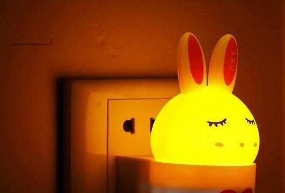 喷漆|宝宝再喜欢，这三类玩具也别放上床，第二种危险系数最高