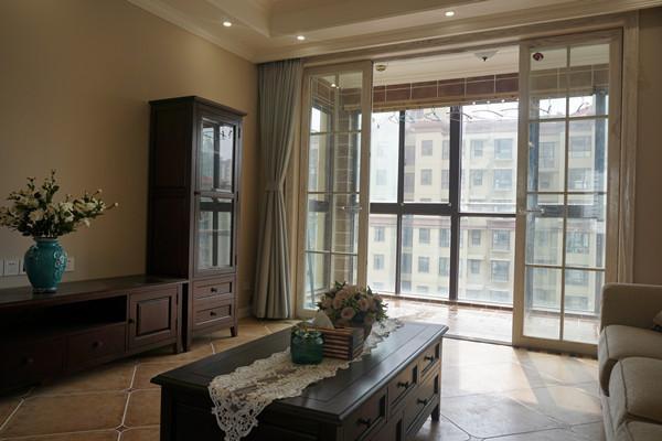 灰尘|阳台和客厅要不要隔断如今潮流这样装修,老师傅看了都说好!