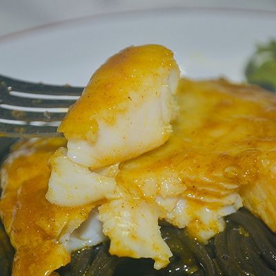 咖喱酱|咖喱巴沙鱼盖浇墨鱼汁意面