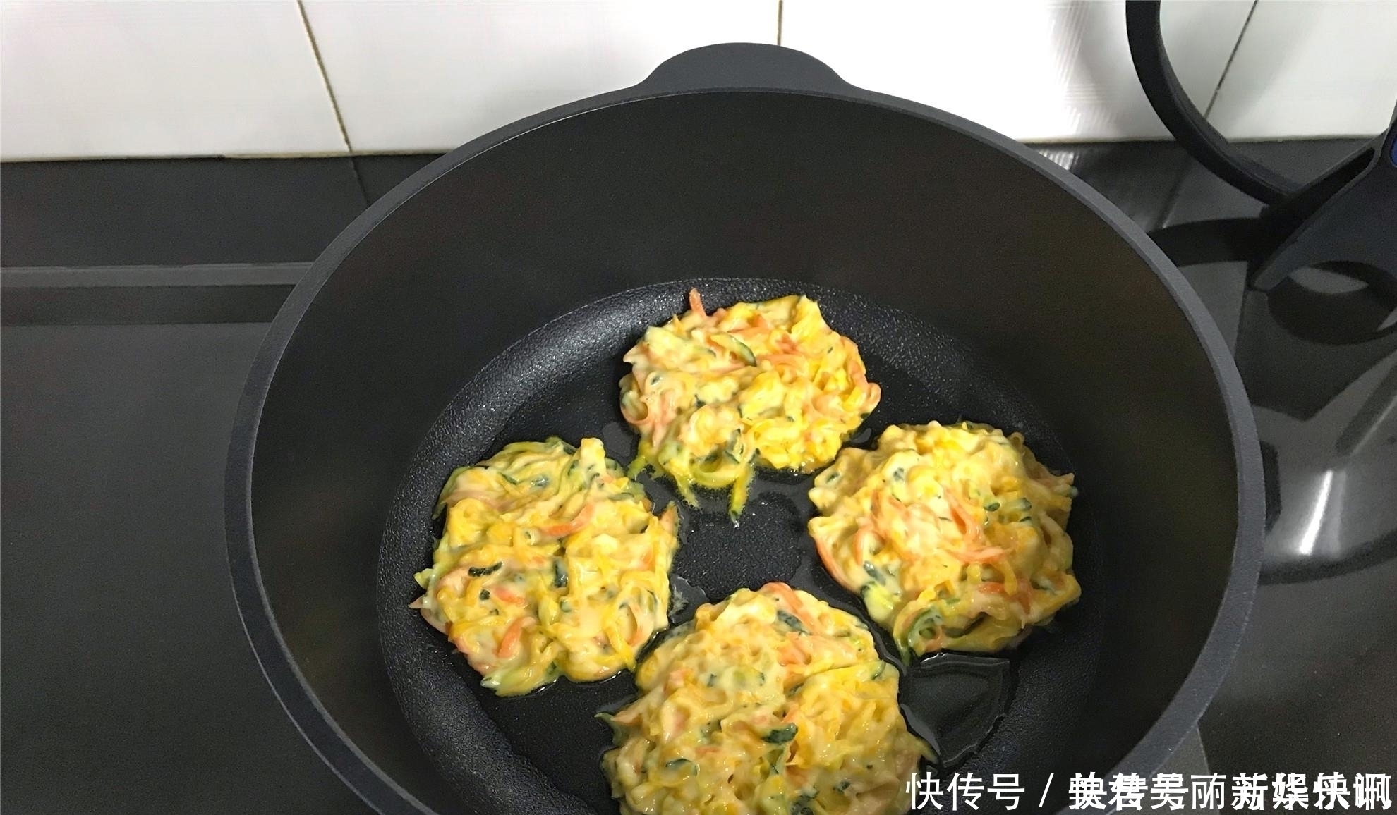 夏天这瓜正当季,1块钱1斤做成早餐饼,不用发酵不揉面,营养好吃