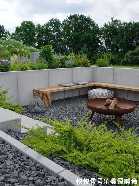 小花园|30㎡上下庭院如何设计？这种精致的治愈系现代风小花园，太好看啦