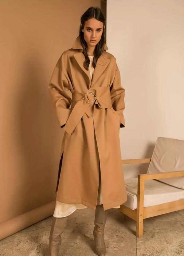 冬天怎么穿“驼色大衣”更气质？这4组实用的配色模板，值得收藏