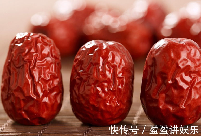 此物|红枣和此物一起泡,排毒养肝,保护眼睛,不想满脸皱纹的,试试!