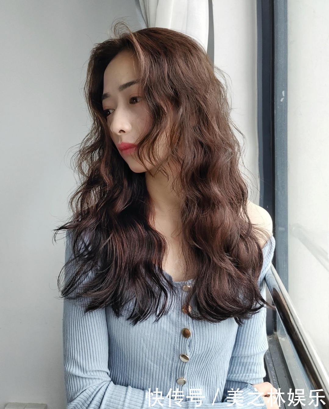 发型 秋冬女发别乱剪了,新时尚发型27款送给大家,无论长短都心动