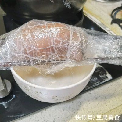广式|这道广式白切猪手，汤汁都要舔干净