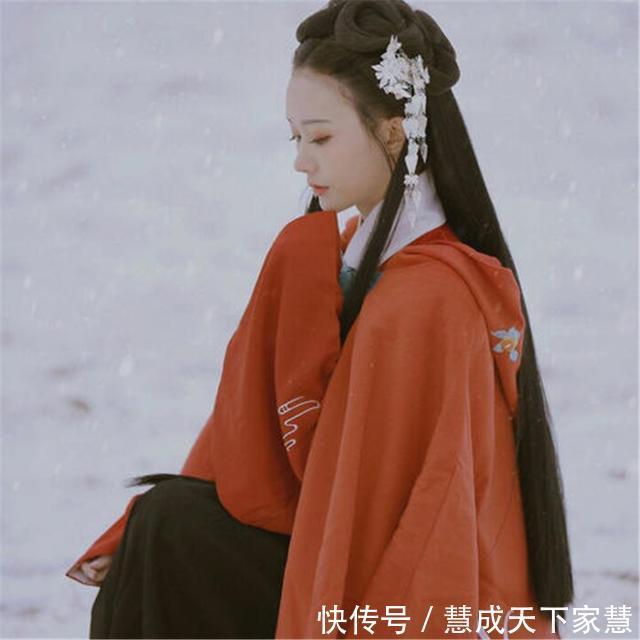 睁眼|她是医毒双科博士,睁眼重生,竟成了正在军营撒泼的糊涂军嫂!