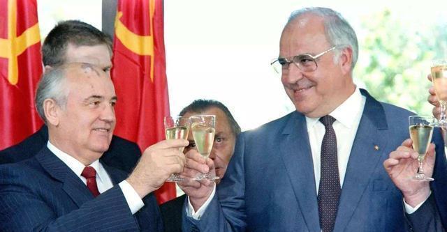 苏联|苏联到底为何解体苏共总结了三点，字字珠玑