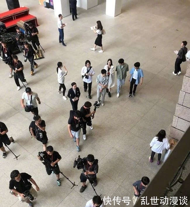 中餐廳5|《中餐廳5》成員介紹，姚安娜16個字評價高，龔俊卻只有2個字