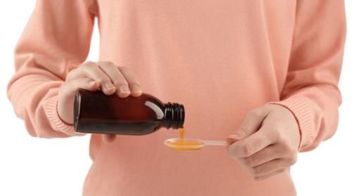 肠癌|55岁大爷便秘3年，查出大肠癌，医生：身体出现3异常，不要忽略