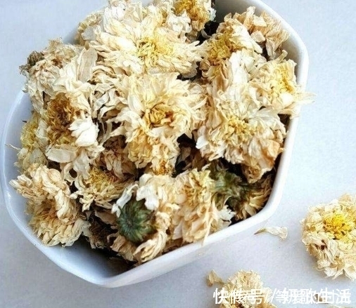 肠道|菊花和此物一起泡,清理肠道垃圾毒素,睡眠好了,夜里睡得香!