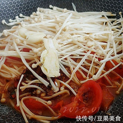 金针菇6|5分钟就能做好的菇茄蒜肉酱豆腐，简单又好吃