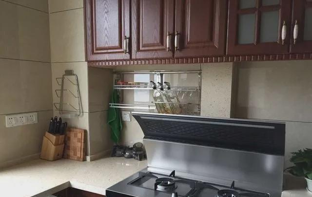 新房|和老公把新房装好了,亲戚一看,都说简直不像年轻人住的!