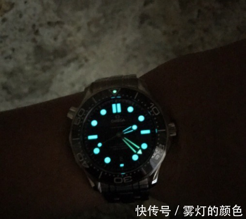 突然心动!欧米茄让我一见倾心,解毒欧米茄海马300米潜水表!