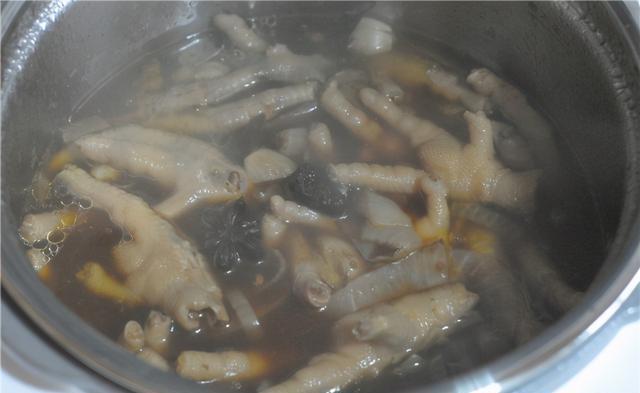 做法|电饭煲做鸡爪，入口即化！胶质十足零失败！配方和做法详细告诉你