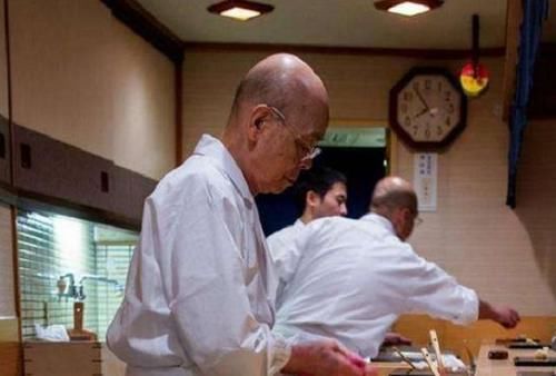 不起|日本“消费最高”的寿司店,给章鱼按摩1小时才能做料理要不起