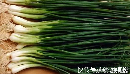 大葱|香葱买多了该如何保存菜农教你这一招,放半年香葱都不坏