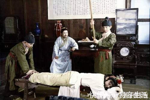 众生相|偌大荣国府,谁才是真心爱贾宝玉?第33回宝玉遭笞挞,照出众生相