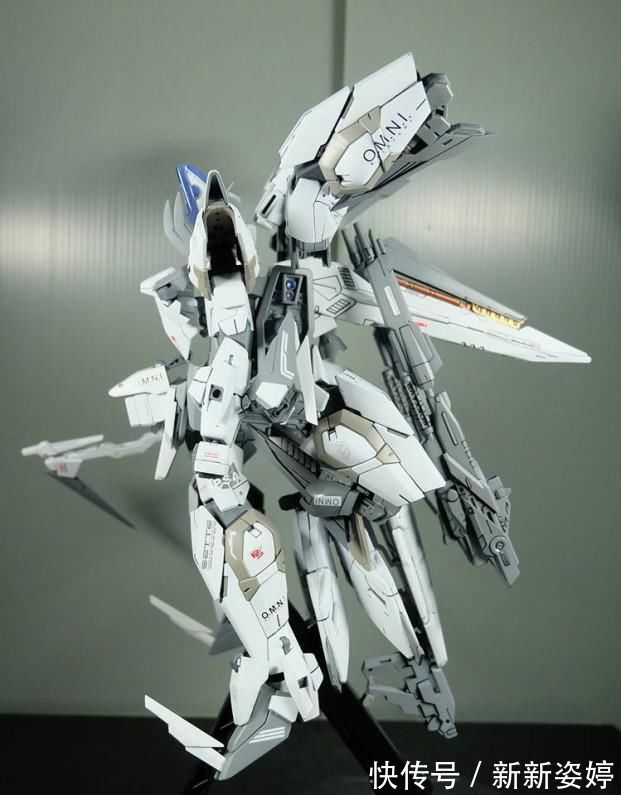 模友|模玩控:1:100比例可变形蜘蛛,白色圣盾高达模型