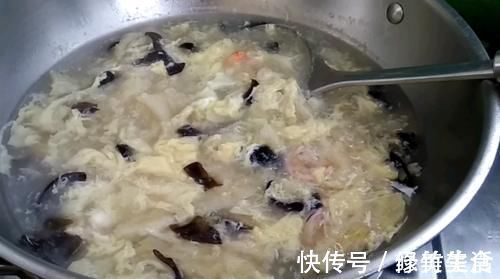 小郝|父母眼中的营养汤变成“毒汤”,想让孩子发育正常,就要及时停止