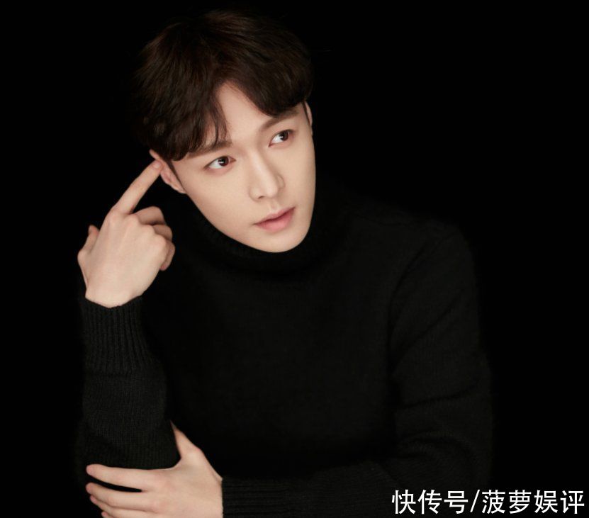 《向往的生活》深情版海报，其他人表情正常，唯独妹妹不一样