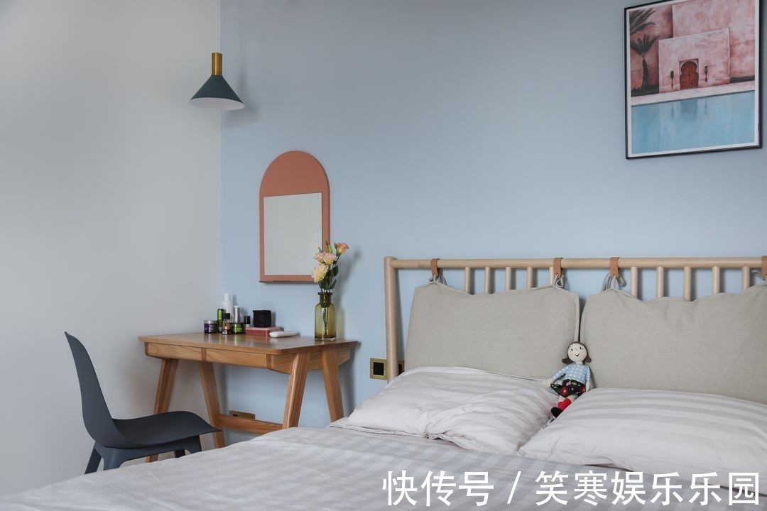 装修|窗台空间就浪费了?看看这位女士的家,窗台不仅是沙发还能储物