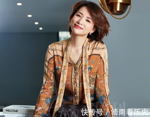 央視一姐董卿，為何連續(xù)四年缺席春晚，背后真正的原因是什么？