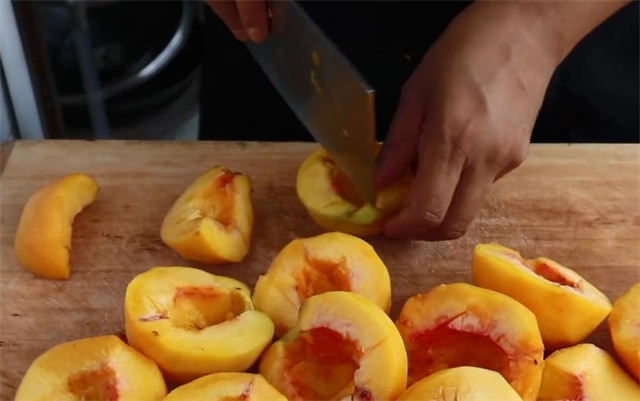 空气体|这才是黄桃罐头正确的做法,果肉香甜爽口有技巧,放一年不会坏