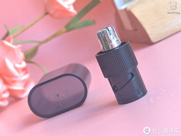 小巧|须眉 打火机式鼻毛修剪器Pro,轻轻的放进鼻子里面修剪,安全又实用