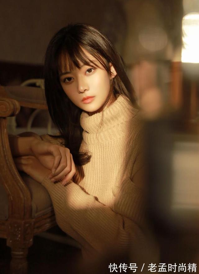 美女|什么样的美女才漂亮?五官精致,简单的穿搭就很清新靓丽,有活力