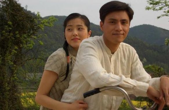 |搞笑十筒:队友直接自雷?打不过掉大分,竟让我买奶茶赔偿?