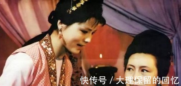 红楼!在红楼中熙凤隔着窗大骂姨娘,其实这是出自善意的提醒,你知道吗!