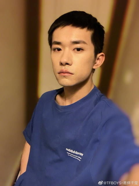 易烊千玺和春晚假发!居然是大型连续剧啊!四字弟弟也素颜回应啦