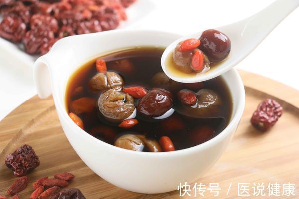 更年期|女性出现这5个特征,更年期或来报道,意味着正是进入衰老期