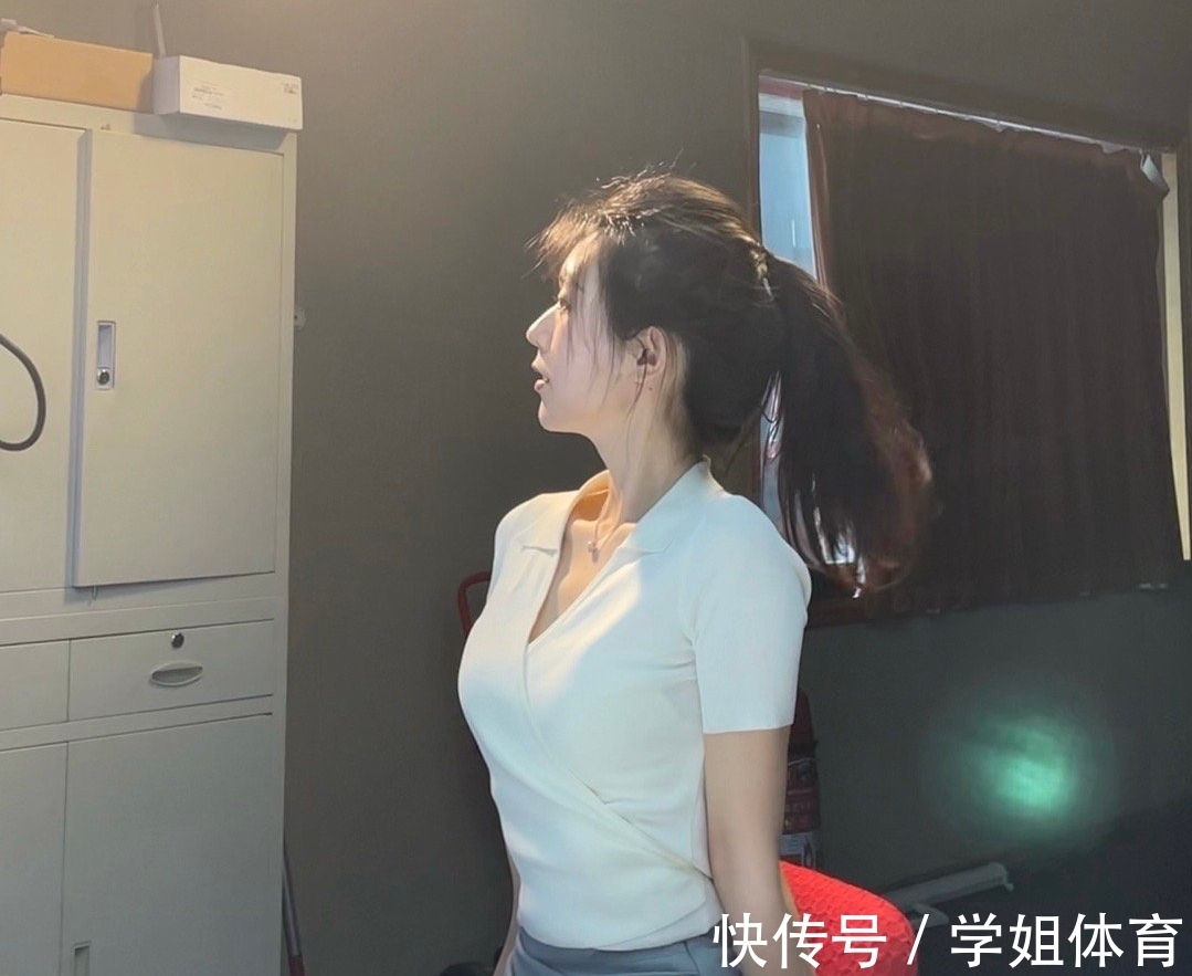 播音系|高诗岩女友现身赛场！张镇麟女友晒新照，两人是大学同学即将毕业
