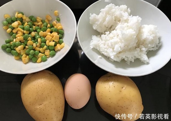  适量|剩饭只能炒着吃教你一招，简单好吃更营养，孩子常吃长高高