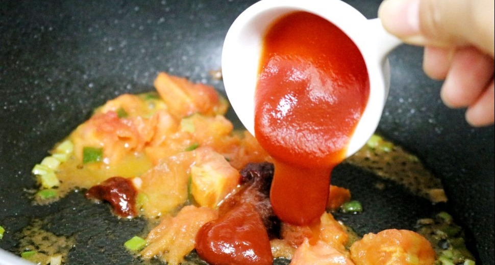 番茄酱|面条这样做，一碗不够吃！懒人也能快手做番茄肥牛浓汤面