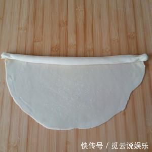  烫面油饼好吃又简单，你肯定喜欢，这里教你怎么做