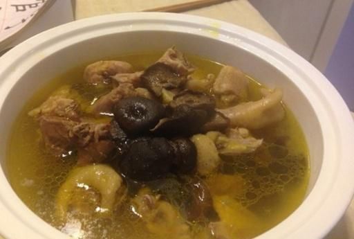 饲料鸡|炖土鸡配料别乱加,少了“这1步”,难怪炖出来没营养,不好喝